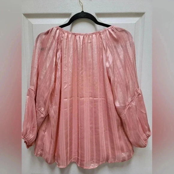 Adrienne Vittadini Women's Blouse w/Elastic Balloon Sleeves and 2nd Shirt Size L - Picture 2 of 4